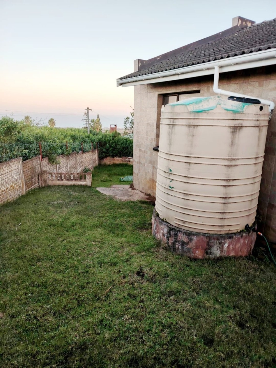 4 Bedroom Property for Sale in Sunnyridge Eastern Cape